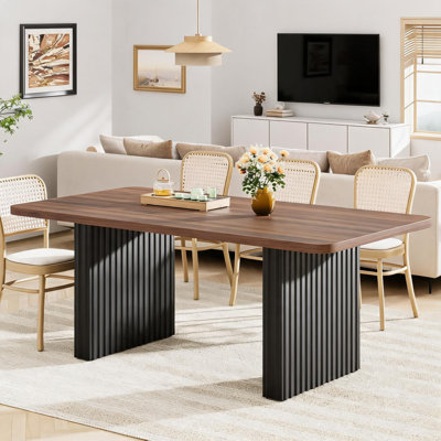 Table de salle à manger de style campagnard de 180 cm (71 pouces) pour 6 à 8 personnes, table de cuisine rustique en bois avec pieds robustes en métal cannelé ondulé, grand meuble de salon, couleur noyer