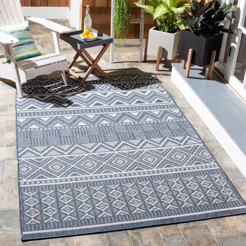 Carey Performance Machine Washable Geometric Indoor/Outdoor Area Rug, Rectangle 4' x 6'