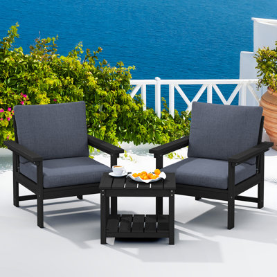 Ensemble de conversation en PEHD Reata pour 2 personnes avec table d'appoint à deux niveaux et Cusions