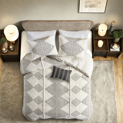 Luxurious King Bedding Sets, Soft Polyester Design For Modern Home