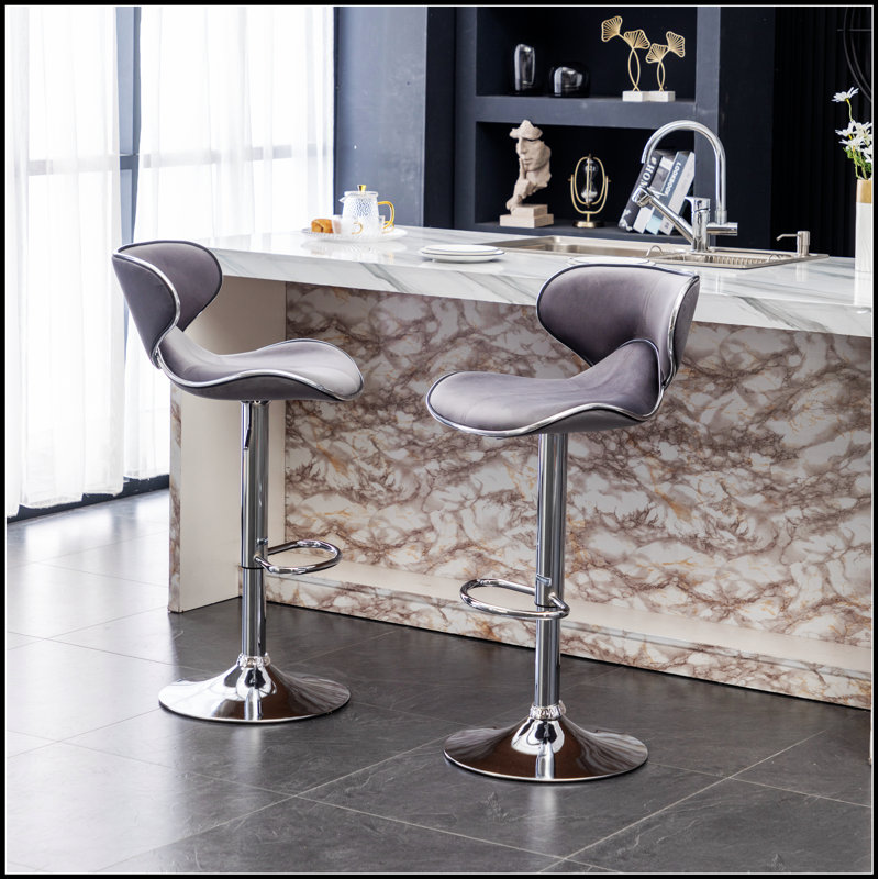 Ensemble de 2 tabourets pivotants rembourrés en velours Masaccio, combinant confort, style et polyvalence pour les cuisines et les bars modernes