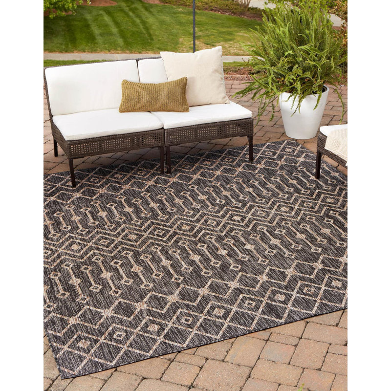 Tapis intérieur / extérieur gris anthracite Leyla, Carré 13 pi