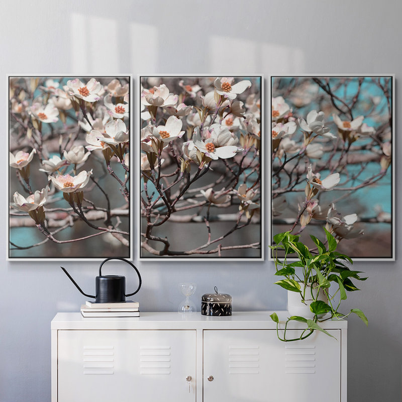 Dogwood Spring II, reproduction sur toile 3 pièces, H 24 po x l 48 po x P 2 po, Blanc