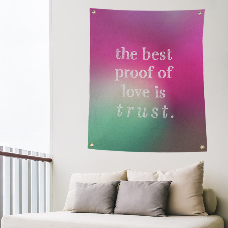Tapisserie en polyester et citation manuscrite en polyester, H 59 pi x l 50 po, Fuchsia / vert
