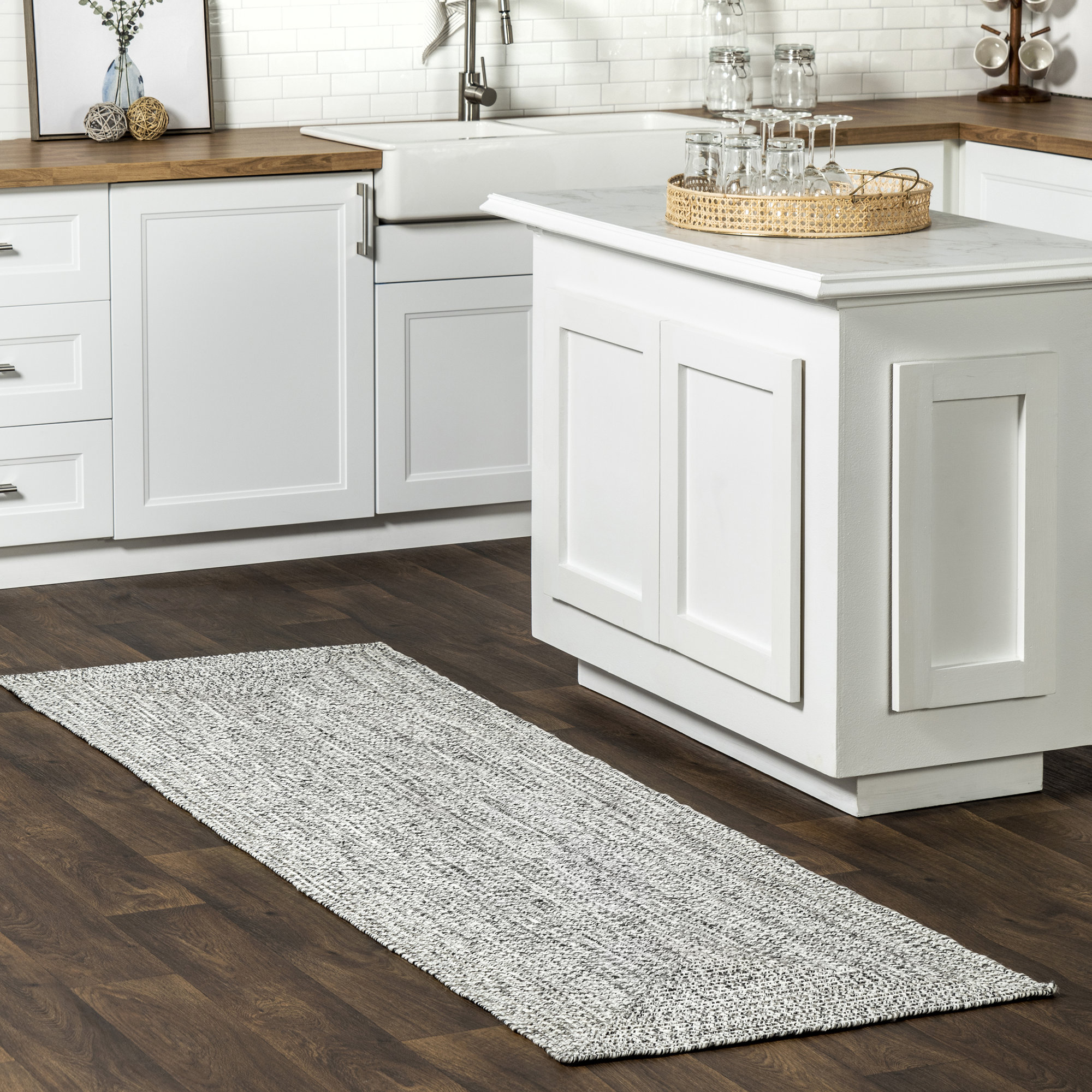 Edie Casual Braided Gray/White Indoor/Outdoor Rug, Runner 2'6" x 6', Gray Silver
