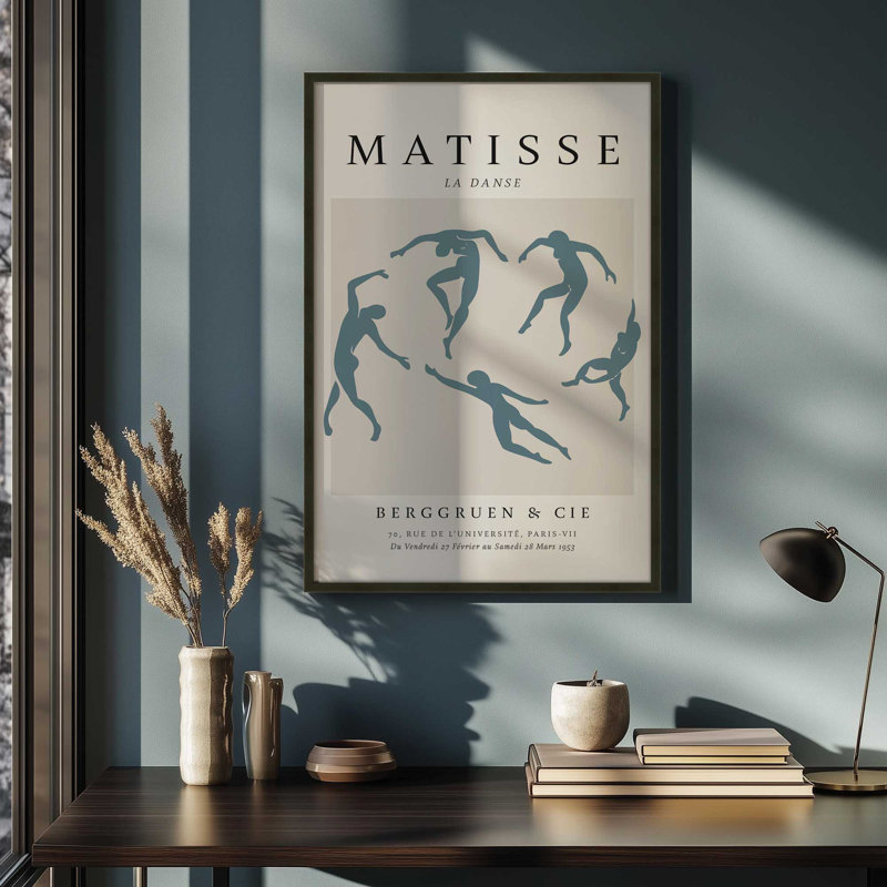 Matisse's La Danse en bleu imprimé minuit dans un cadre, H 37,25 po x l 25,25 po, Reproduction encadrée sans passe-partout