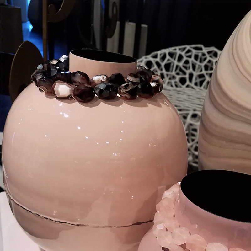 Vase en cristal, Noir / brun