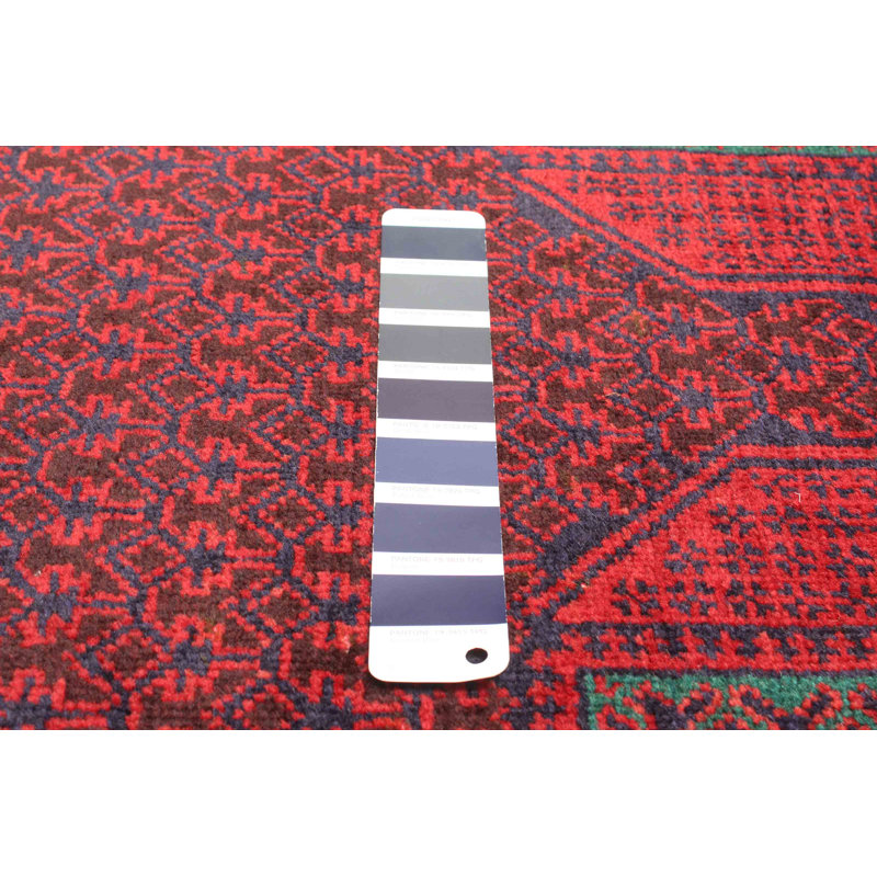 Tapis bleu marine Teimani 2 pi 9 po x 4 pi 8 po