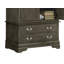 Armoire traditionnelle Louis Phillipe G3105-A avec bases sculptées et moulures courbées, tiroirs à queue d'aronde et quincaillerie en métal
