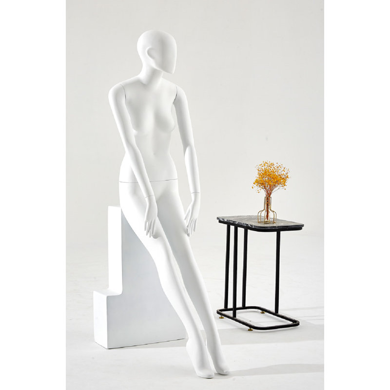 Altonette People Statue, White