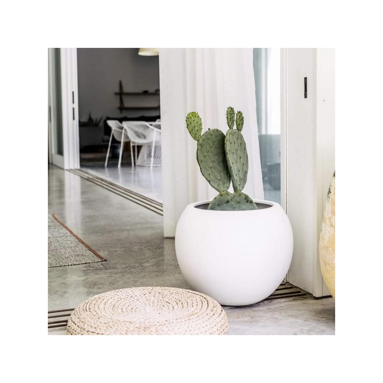 Dorlis Fiberstone Pot Planter, 17" H x 21" W x 21" D, White