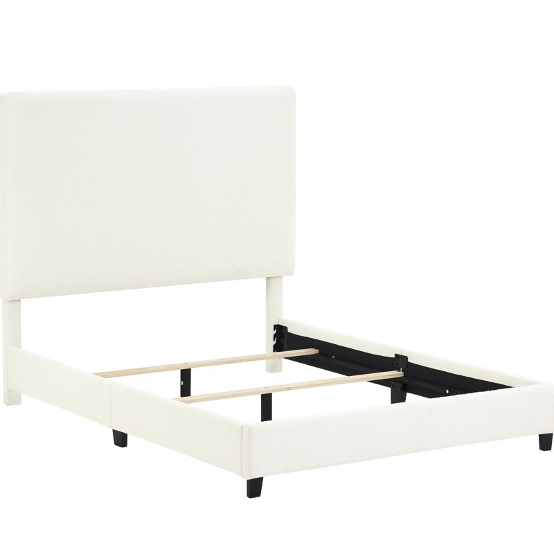 Grand lit moderne - fabrication en bois recouverte de blanc