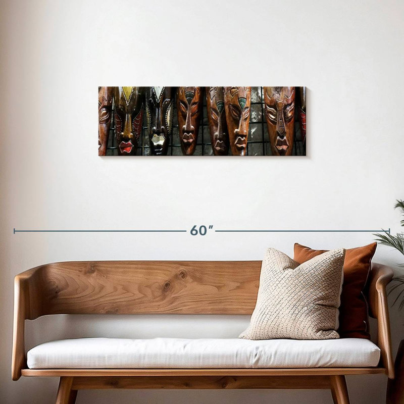 «Carved African Masks», reproduction sur toile, H 12 po x l 36 po x P 1,25 po