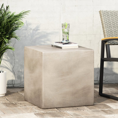 Table de bout d'extérieur Azaleh - gris, matériau de terrasse de style contemporain, béton léger, l 22,47 po x P 22,47 po, H 22,99 po, prête à impressionner