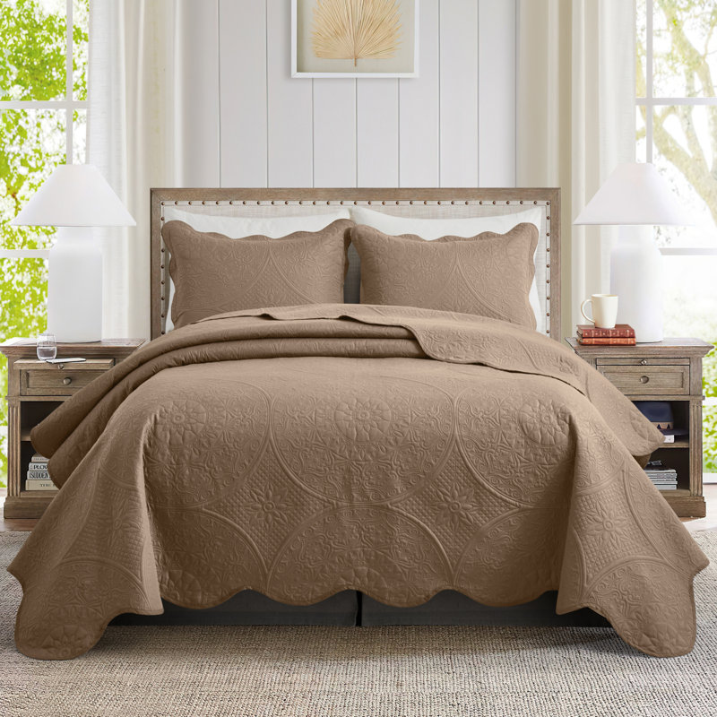 Floral Embossed Ultra-Soft Quilted Bedspread Set – Lightweight, All-Season Comfort With Matching Pillow Shams, Beige