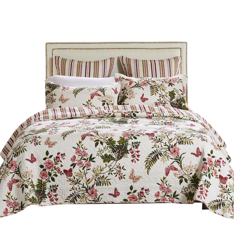 Butterflies Reversible Quilt Set, Full/Queen Quilt + 2 Standard Shams