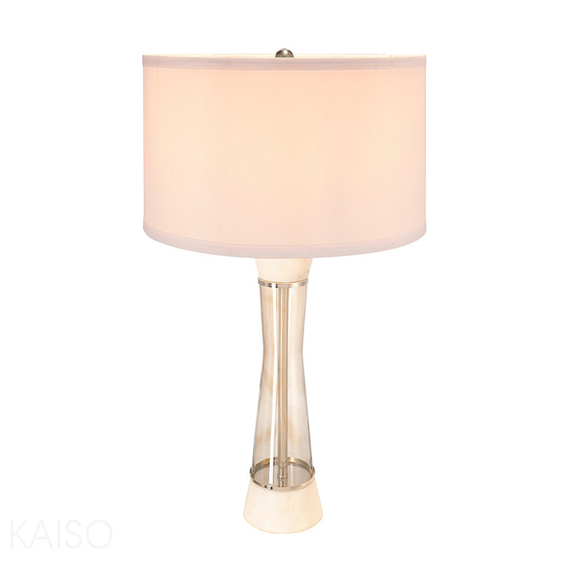 Lampe de table en marbre blanc et bronze avec cylindre en verre D15x30,2 po (assemblage de l'abat-jour requis)