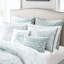 Édredon blanc pour très grand lit - 100% coton, broderie foncée, rembourrage, avec jupe de lit et 2 taies décoratives surdimensionnées, broderie incluse-122457702
