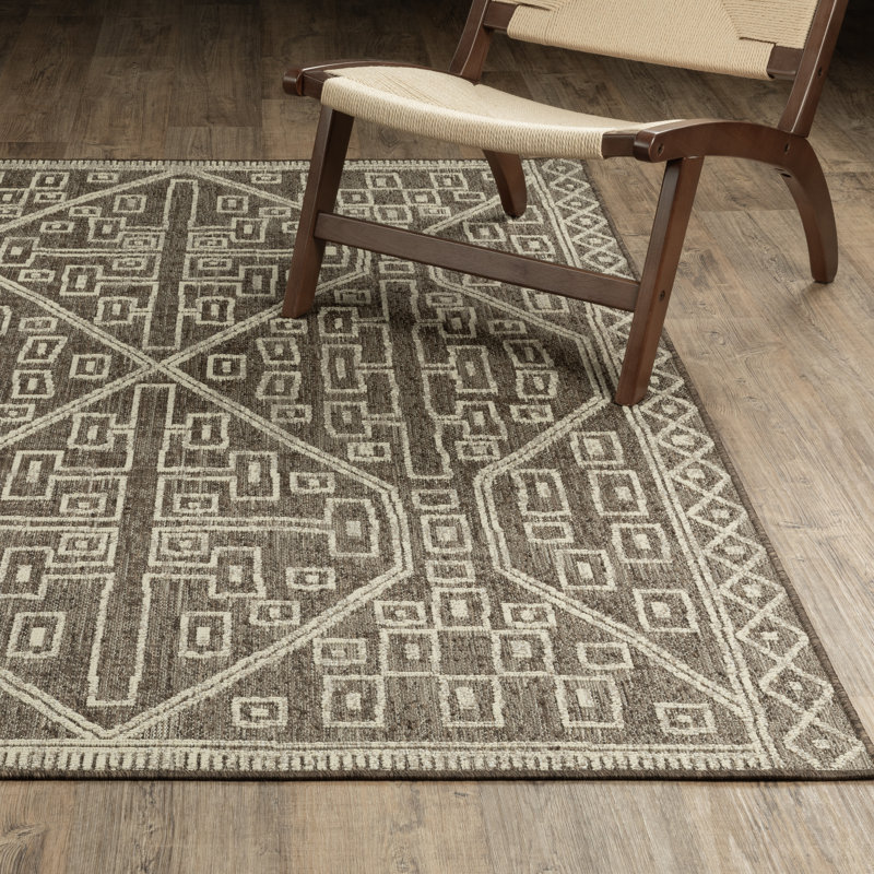Tavraj Modern Diamond Medallion Brown / Beige Indoor/Outdoor Rug, Runner 1'10" x 7'6"