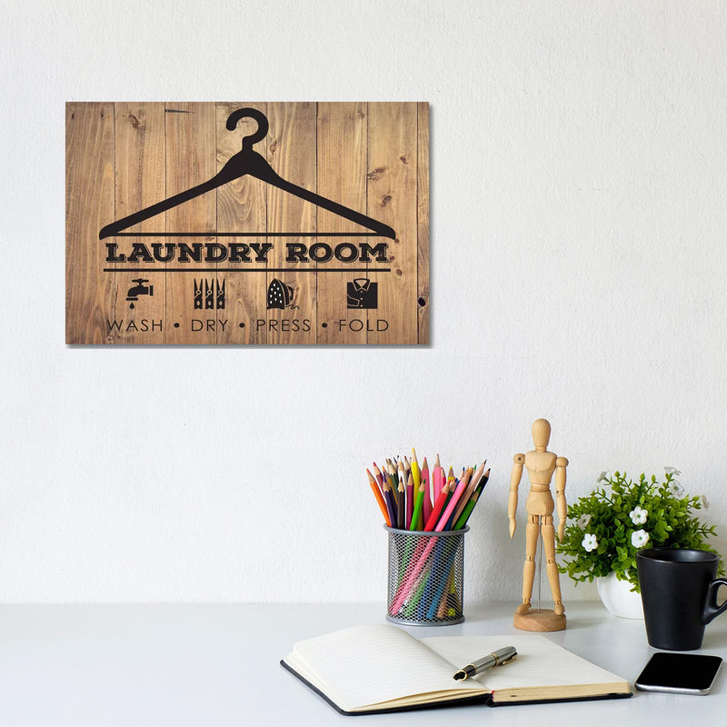 «Laundry Natural III» par Melody Hogan - art textuel sur toile tendue, H 8 po x l 12 po x P 0,75 po