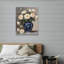 Roses blanches dans un vase bleu, art mural encadré en bois 20 L x 16 l