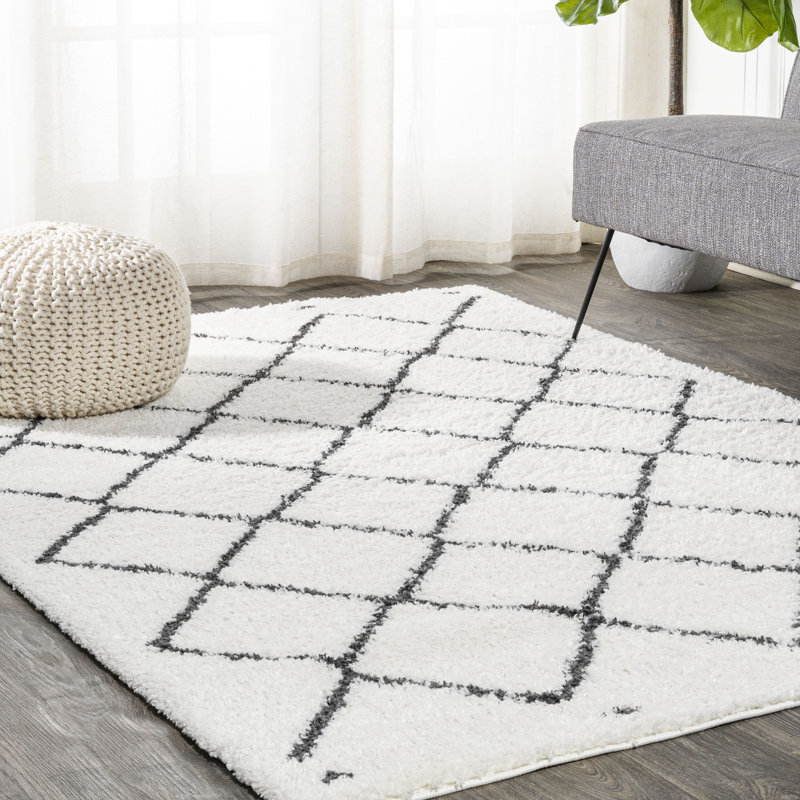 Schlesinger Moroccan Style Diamond Shag White/Gray Rug, Rectangle 7'9" x 10'