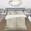 Ensemble de housse de couette beige et blanc à rayures fines - traditionnel-109148053