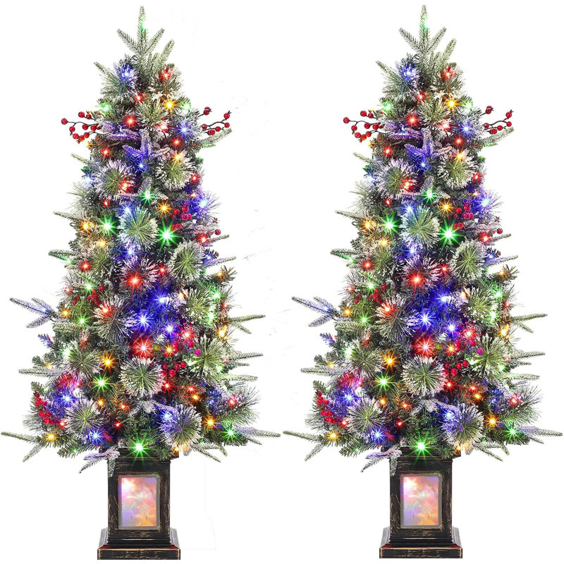 Arbre de Noël 4,5 pi avec 150 lumières DEL, lumières d'arbre de Noël bicolores avec baies en flocon de neige, décoration de Noël parfaite pour le salon, le bureau et les fêtes, 2 pièces