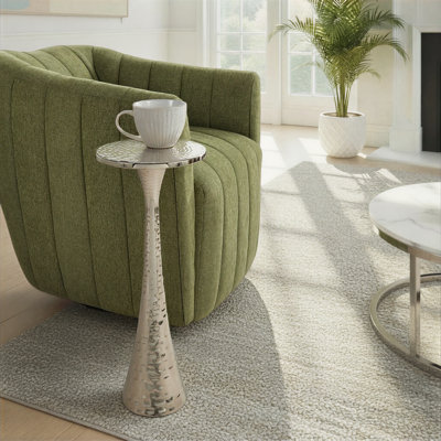 Table d'appoint Gracelynn en métal martelé de 23 pouces