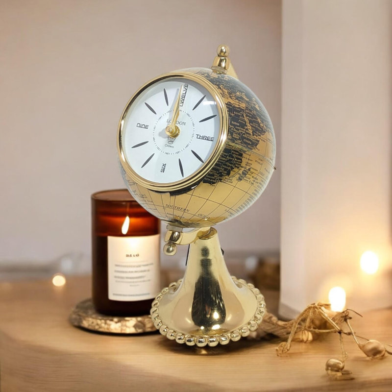 Traditional Roman Numeral Metal Quartz Movement / Crystal Tabletop Clock Gold