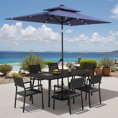 Ensemble de salle à manger en aluminium pour 6 personnes avec chaises empilables, parasol solaire à DEL et base lestée
