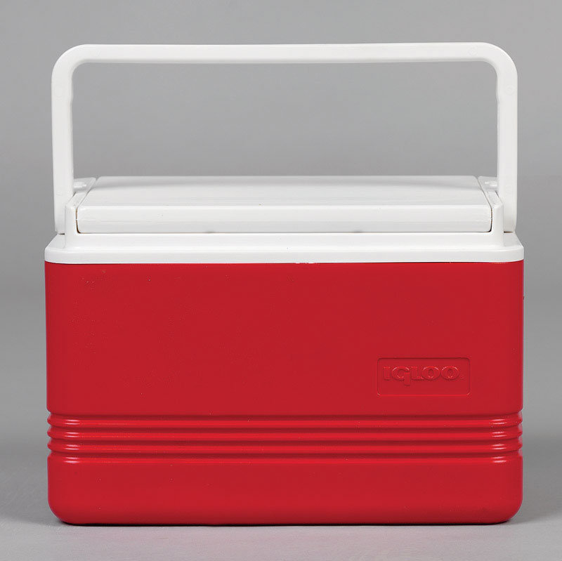 Igloo 9 Quarts Handheld Cooler in Red Igloo