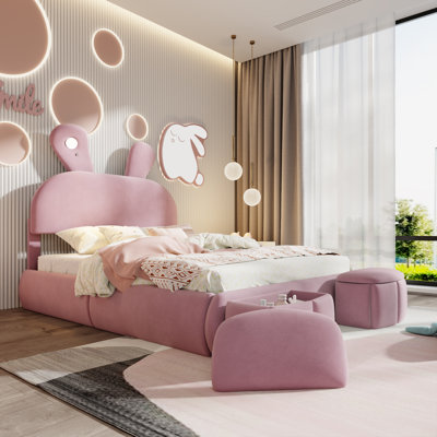 Lit plateforme tapissier pleine grandeur avec oreilles dessinées et tête de lit rose clair