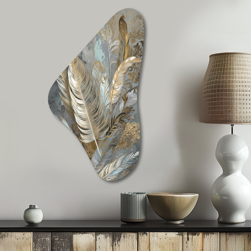 Niamh - art mural asymétrique en métal Boomerang Glam Feather, H 31 po x l 17 po