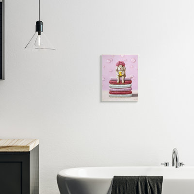 Joli bébé lapin sur les serviettes de bain, bulles de savon par Lucia Heffernan - impression