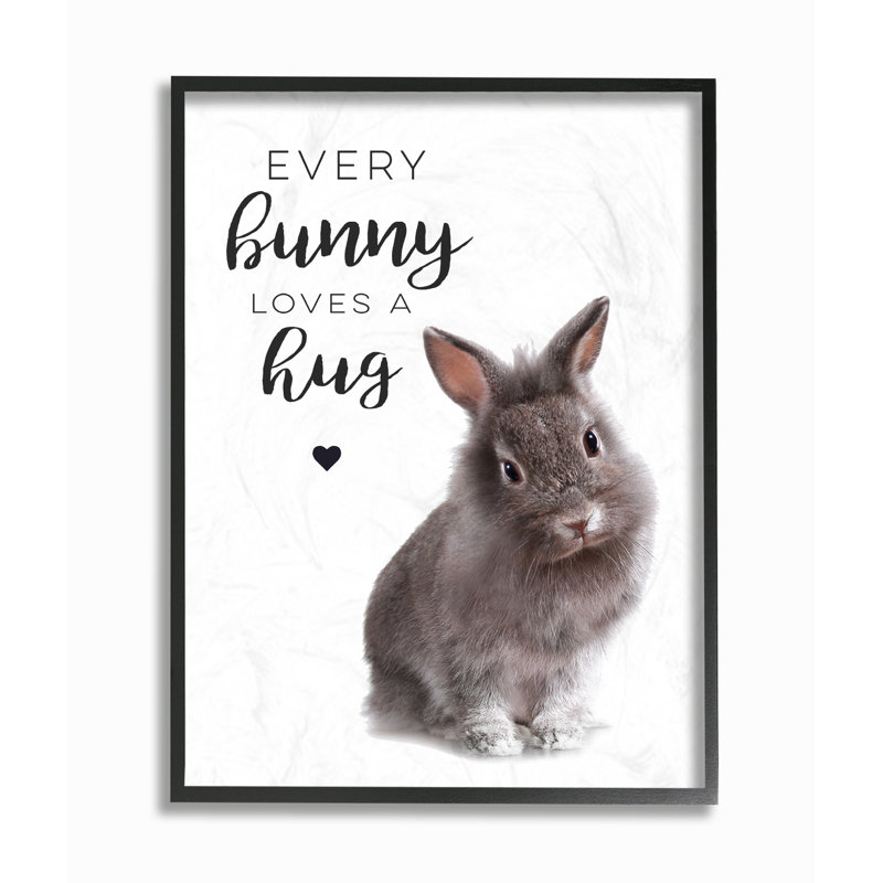 «Every Bunny Loves a Hug», impression, H 14 po x l 11 po x P 1,5 po, Giclée encadrée noir minuit