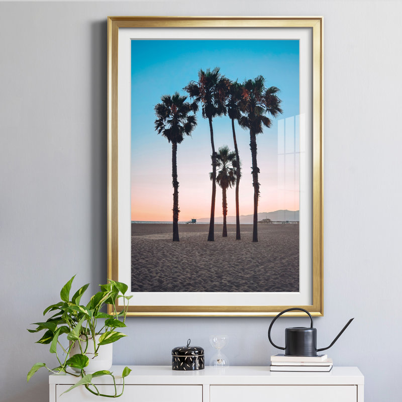 «Santa Monica Palm» par Natalie Carpentieri - reproduction de photo sur papier encadrée, H 26,5 po x l 36,5 po x P 1,5 po
