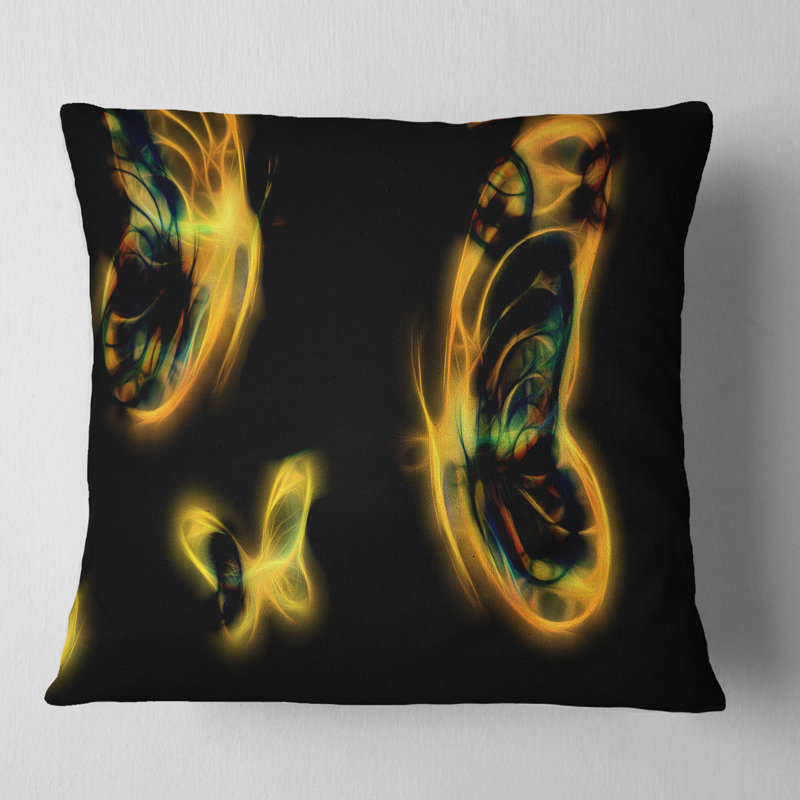 Coussin jaune imprimé floral sur fond noir, 18 po x 18 po, Coussin décoratif