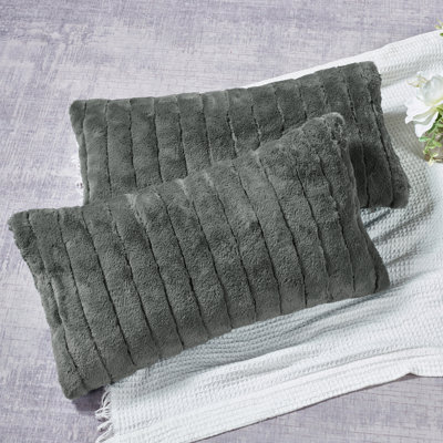 Super Mink Polyester Zip Pillow Cover