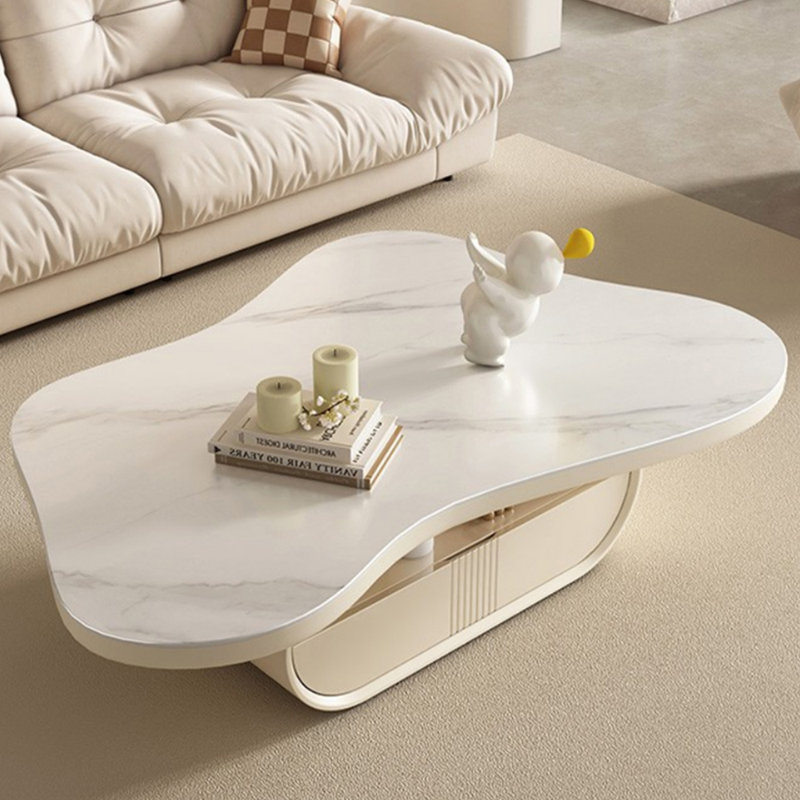 Table basse simple de luxe crème