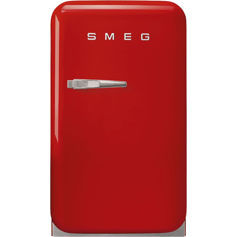 Smeg presents new FAB5 mini fridge