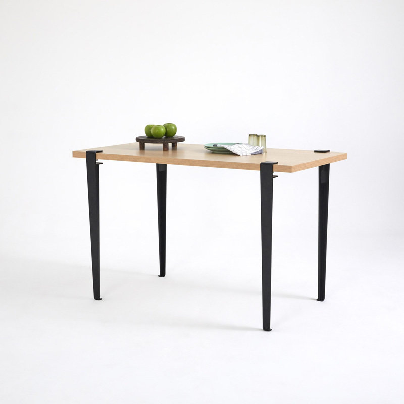 Table de salle à manger moderne pour 4 personnes, finition noire et bois, 47,2 po x 29,5 po x 23,6 po | 100% panneau de particules enduit de mélamine, épaisseur de 0,8 pouce | Pieds de fixation en acier durable, installation facile et rapide, meuble plat