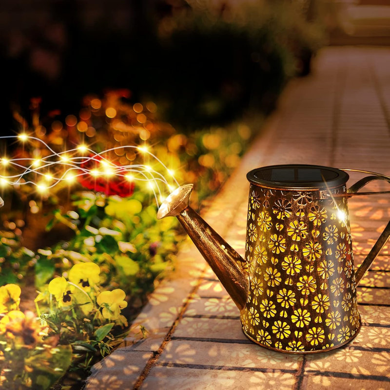 Lampe solaire pour jardin avec bouilloire