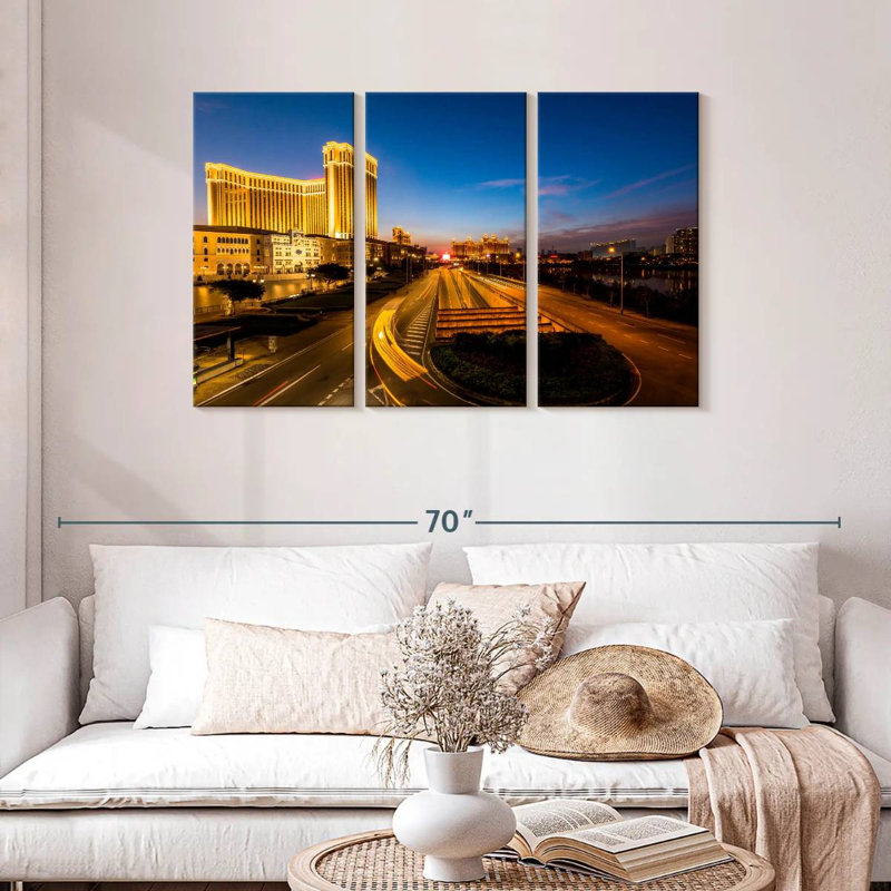 Macau, 28" H x 45" W
