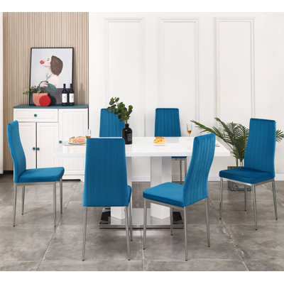 Brittlynn 6 - Person Dining Set
