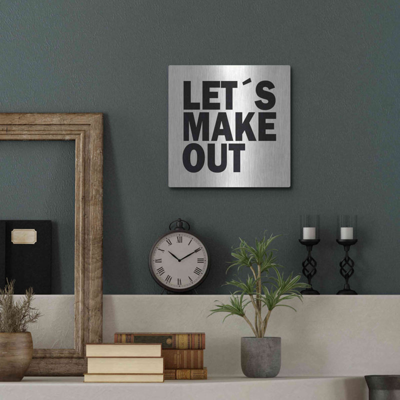 «Let's Make Out» par Nicklas Gustafsson, art mural en métal, H 12 po x l 12 po