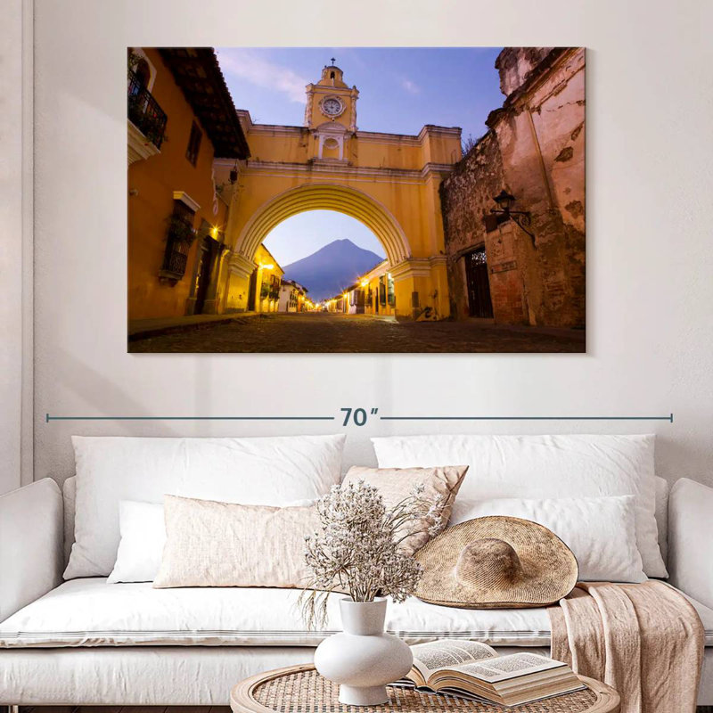 Kavia Archway dans la rue Antigua, H 34 po x l 51 po