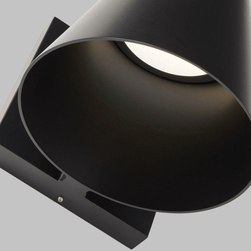 Bowman Outdoor Wall, 6" H x 9" W x 7.5" D, Fixture Finish