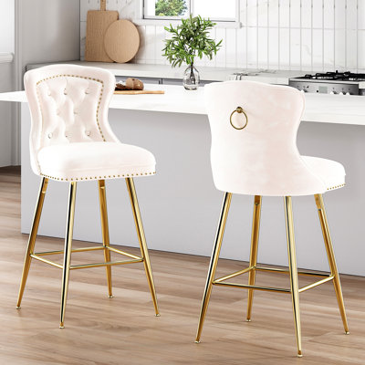 Tabourets de bar en velours beige à boutons et têtes de clou garnis de 2 avec boucle en métal à hauteur réglable pour salle à manger, pieds de restaurant, pub
