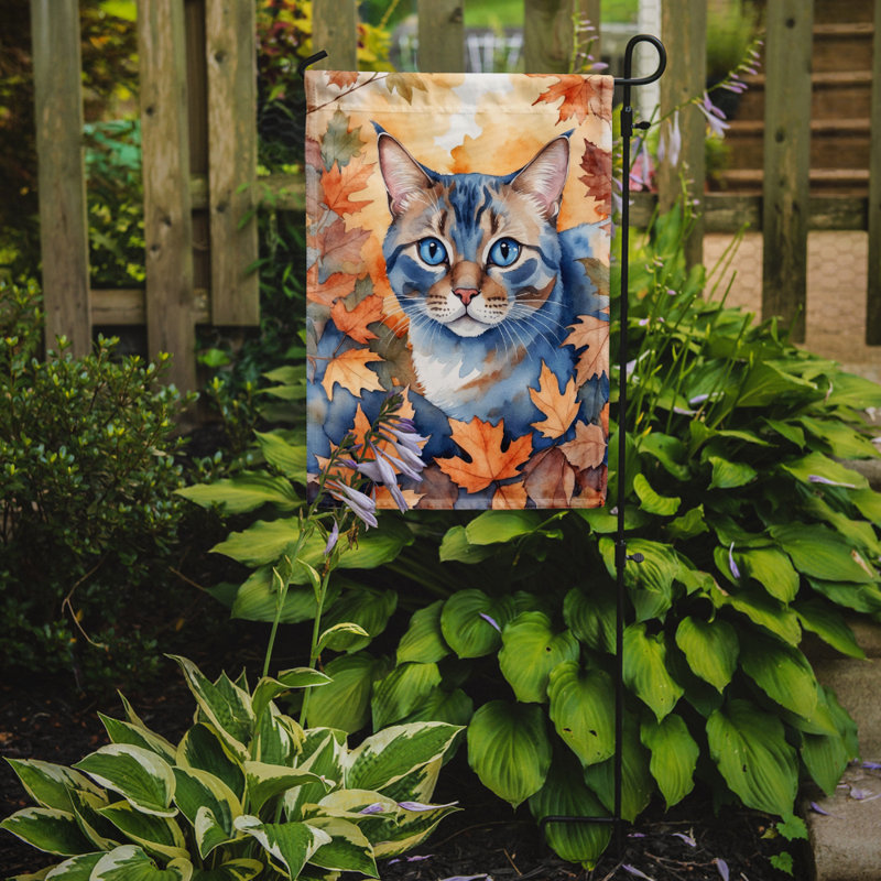 Chat en feuilles d'automne drapeau de jardin, Ojos Azules